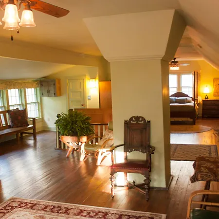 Black Mountain Inn-3