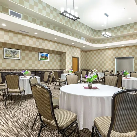Best Western Plus Lackland Hotel And Suites.-3