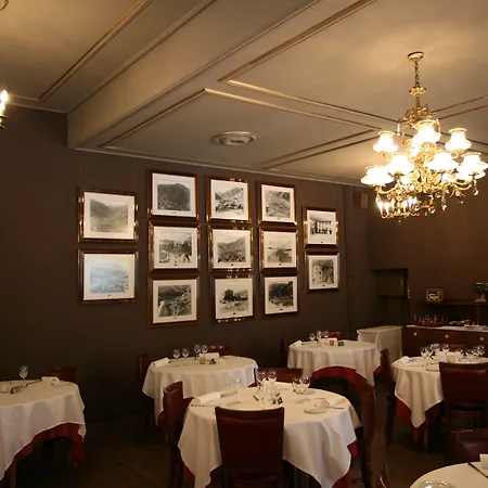 Hotel Pyrenees-3