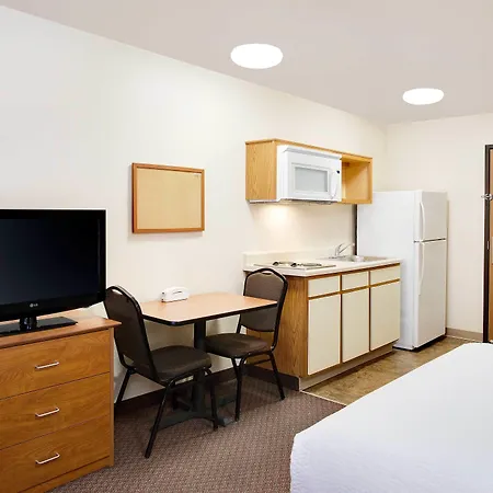 Woodspring Suites Fort Wayne-3