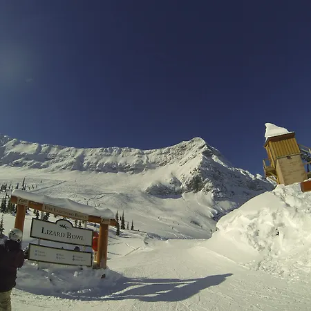 Fernie Slopeside Lodge-3
