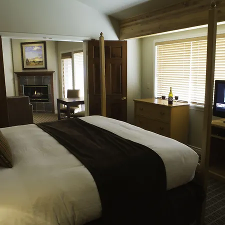 Pine Ridge Inn-2