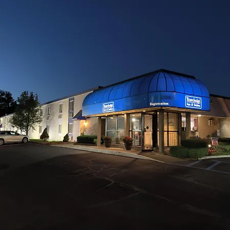 Travelodge Inn & Suites By Wyndham Albany-3