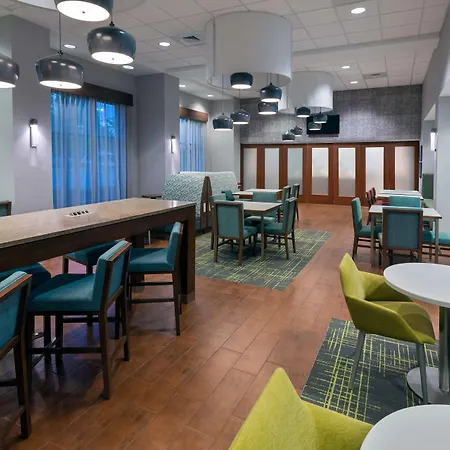 Hampton Inn & Suites Winston-Salem/University Area-3