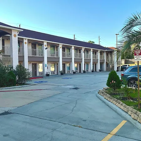 Magnolia Inn And Suites-2