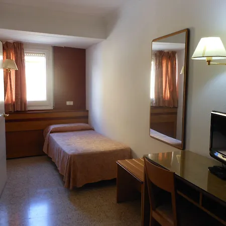 Hostal Can Pou-3