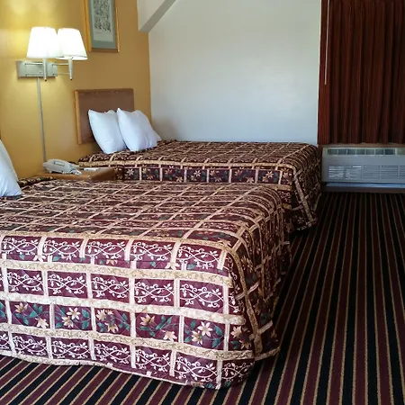 Rodeway Inn & Suites Austin I-90-3