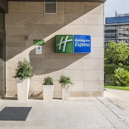 Holiday Inn Express Sant Cugat By Ihg-2