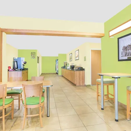 Microtel Inn & Suites By Wyndham Tuscumbia/Muscle Shoals-2