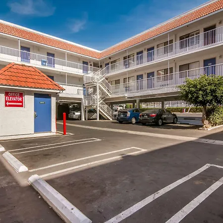 Motel 6 Monterey Park-3