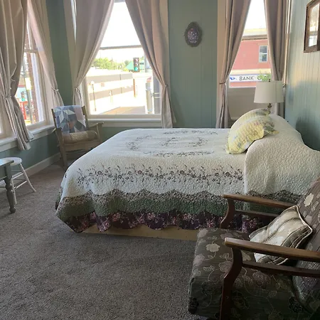Historic Hotel Greybull-3