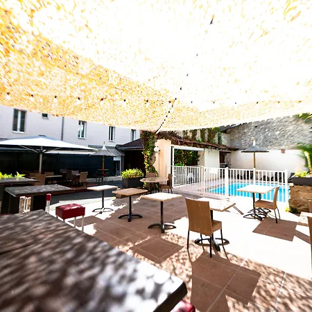 Brit Hotel Confort Auclair-3