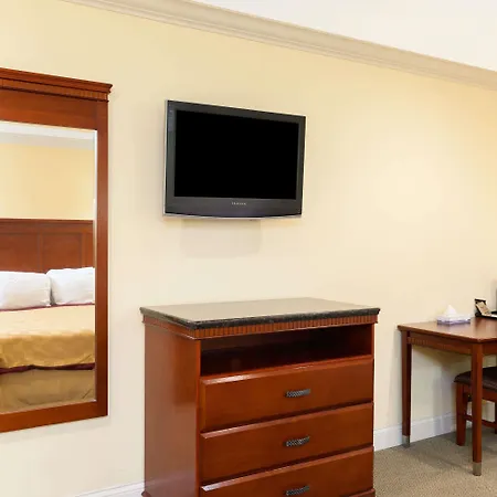 Travelodge By Wyndham Brea-2