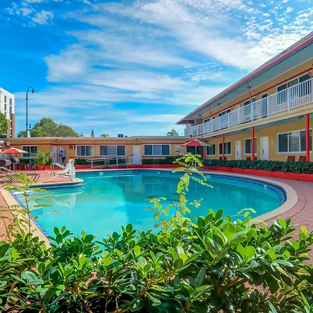 Beach And Town Motel-2