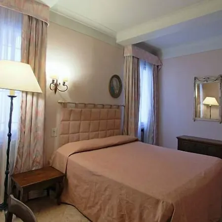 Hotel Arnaldo Aquila D'Oro-2