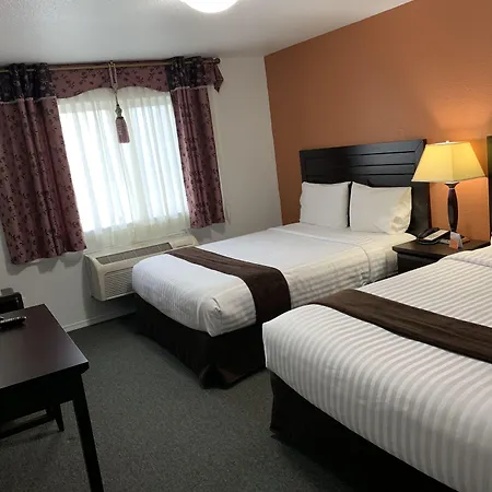 Lake Country Inn-2