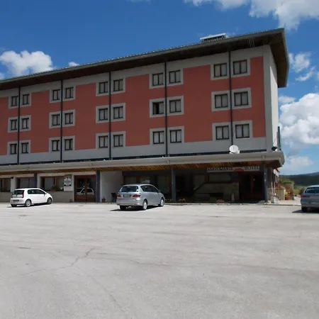 Hotel Holidays-3