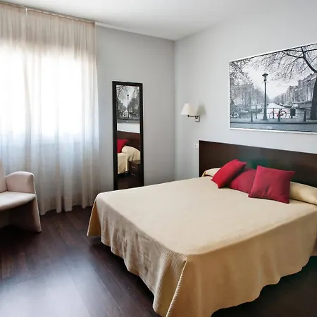 Hostal T4-3
