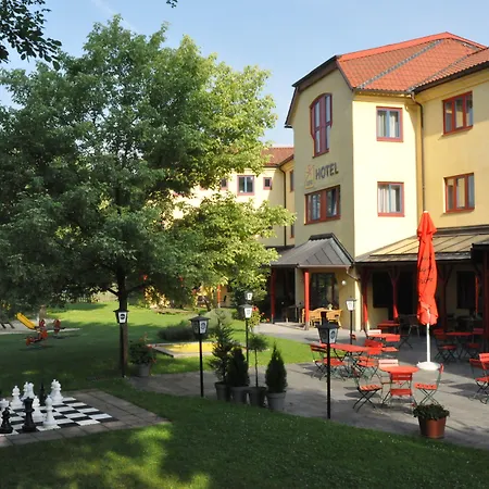 JUFA Hotel Lipizzanerheimat-2