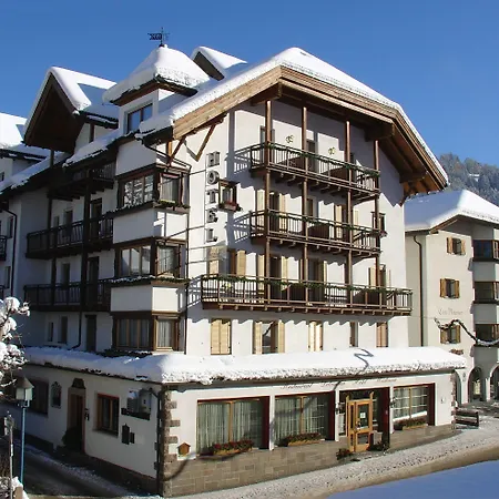 Hotel Dolomiti Madonna-2