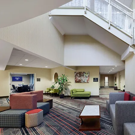 Hampton Inn & Suites Mt. Prospect-3