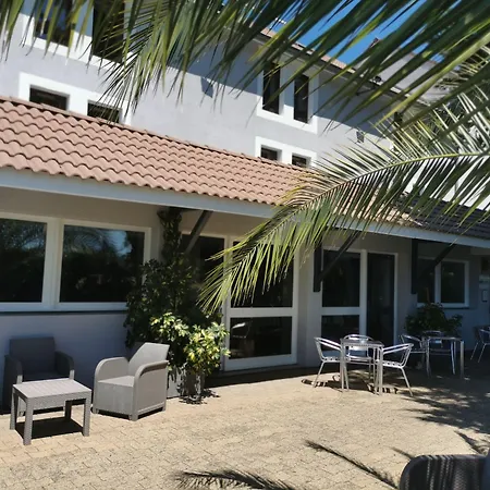 Brit Hotel Confort Pau Lons-2