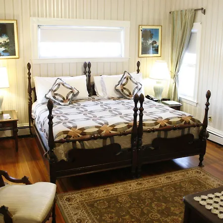 The Coolidge Corner Guest House: A Brookline Bed And Breakfast-2