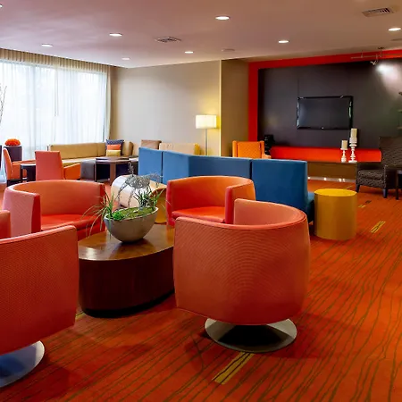 Courtyard By Marriott Lexington Keeneland/Airport-2