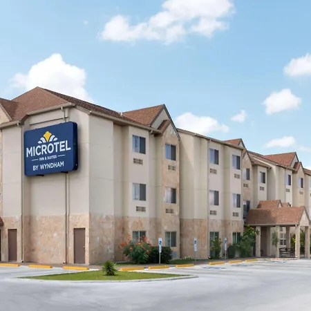 Microtel Inn And Suites Eagle Pass-2