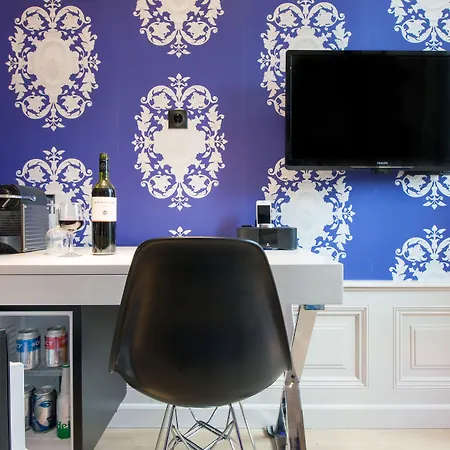 Amsterdam Canal Hotel-2