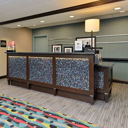 Hampton Inn Iowa City/University Area-3
