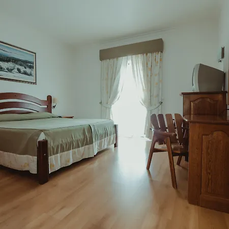 Hotel Quinta Dos Cedros-3