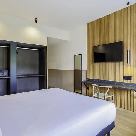 Hotel Acta Madfor-2