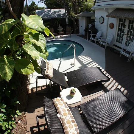 Seascape Tropical Inn (Adults Only)-3