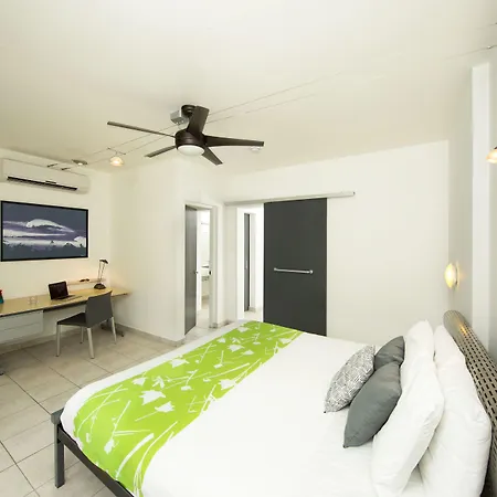 Casa Verde Hotel - Steps To The Beach, Pool, Restaurant & Bar-3
