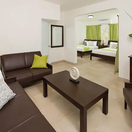 Casa Verde Hotel - Steps To The Beach, Pool, Restaurant & Bar-3