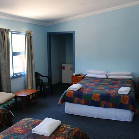 Tullah Lakeside Lodge-3