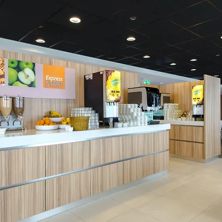 Holiday Inn Express Rotterdam - Central Station By Ihg-3