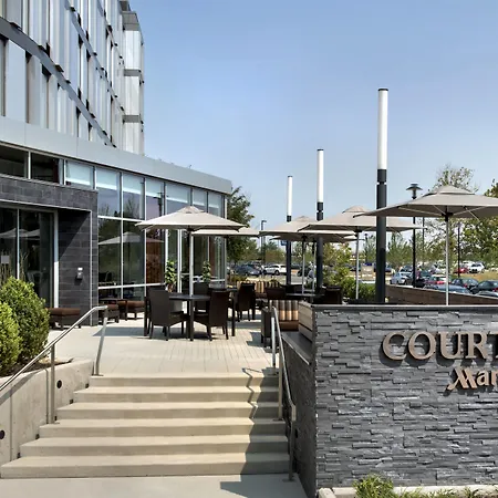 Courtyard By Marriott Philadelphia South At The Navy Yard-2