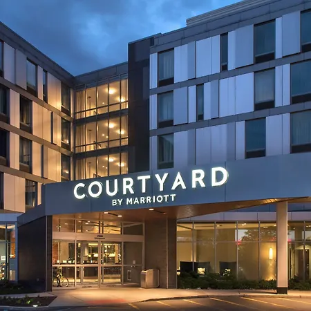 Courtyard By Marriott Philadelphia South At The Navy Yard-3