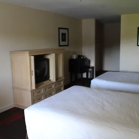 Crystal Cove Riverfront Resort-2