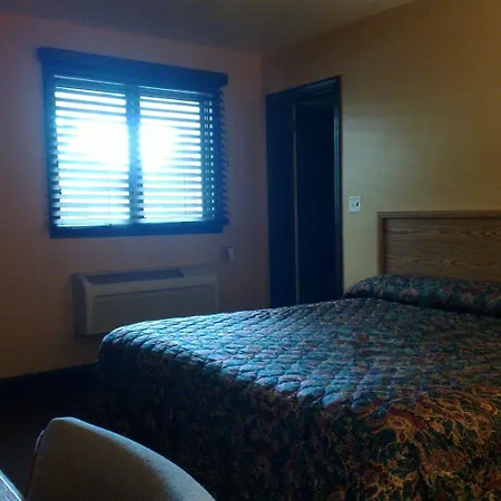 Colonial Inn Mercer-Grove City-2