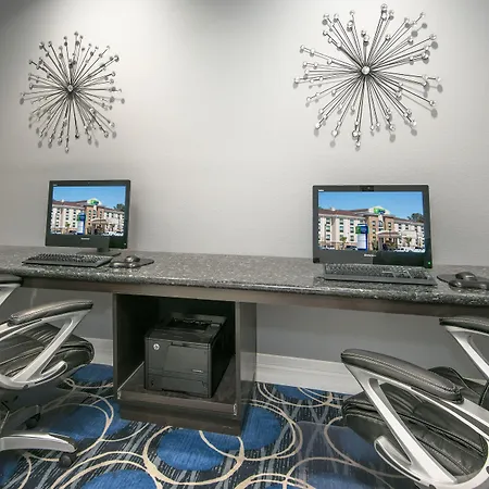 Holiday Inn Express And Suites Houston North - Iah Area By Ihg-3