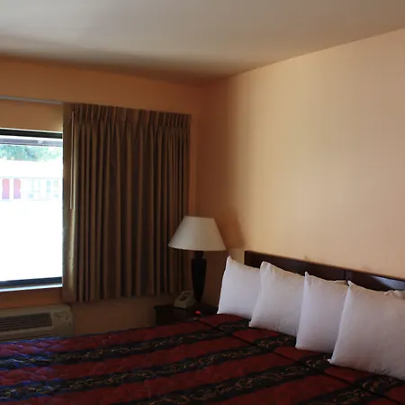 Gold Trail Motor Lodge-3