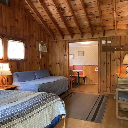 Amber Lantern Motel-2