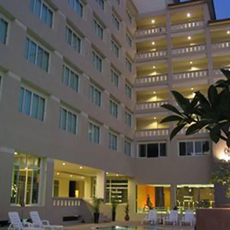 Crown Pattaya Beach Hotel-3