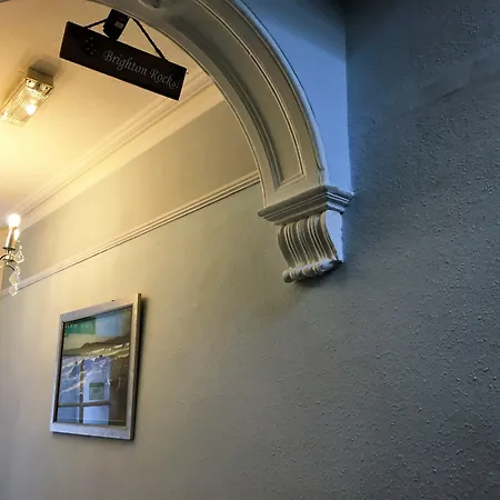 Brighton Surf Guest House-2