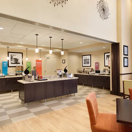 Hampton Inn & Suites Philadelphia Montgomeryville-3