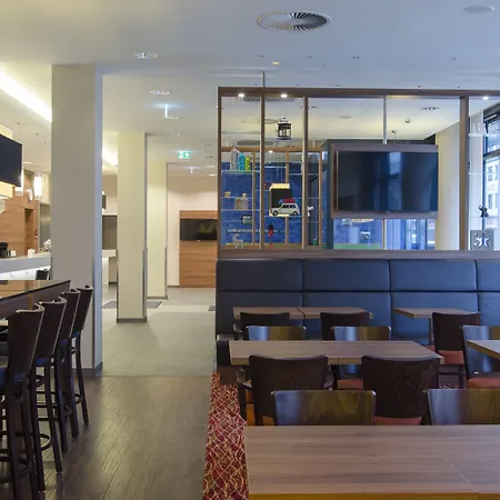 Hampton by Hilton Nürnberg City Center-3