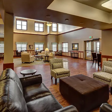 Clarion Hotel & Suites Williston-3